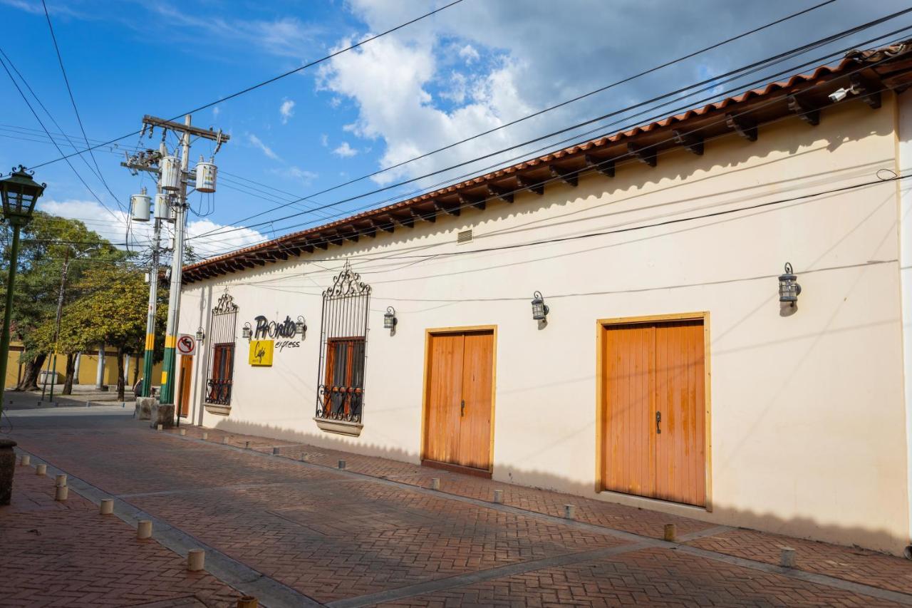 Apartamentos Casco Historico 科马亚瓜 外观 照片